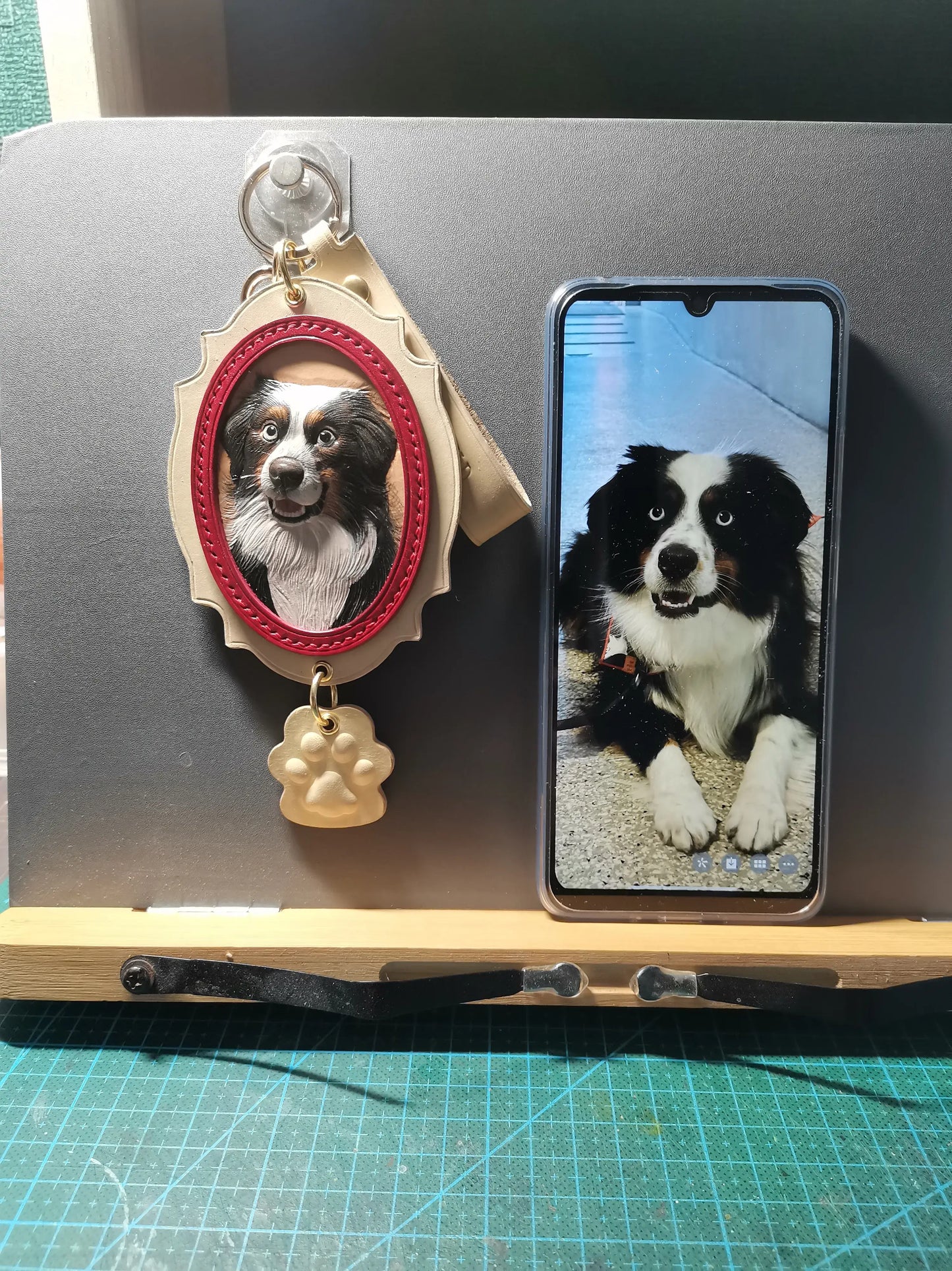 Leatherchild Handcrafted Italian Veg-Tanned Leather Pet Keychain - Gifts & Decorations  (custom-made 28-35 days)