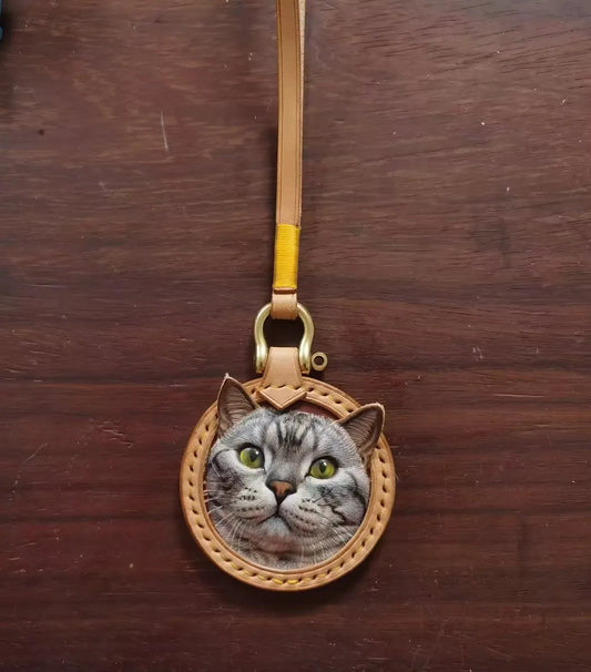 Leatherchild hyper-realistic Custom Pet Portrait Keychain, Bag Tag, or Luggage Tag – Handmade Leather Art Keepsake or Gift (Custom-Made in 60-90 Days)Artist: Ms.Tao