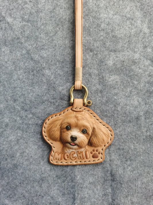 Leatherchild hyper-realistic Custom Pet Half-Body Portrait Keychains, Bag Tags, Luggage Tags – Handmade Leather Art Keepsake or Gift – (Customization Time: 60-90 Days)Artist: Ms.Tao