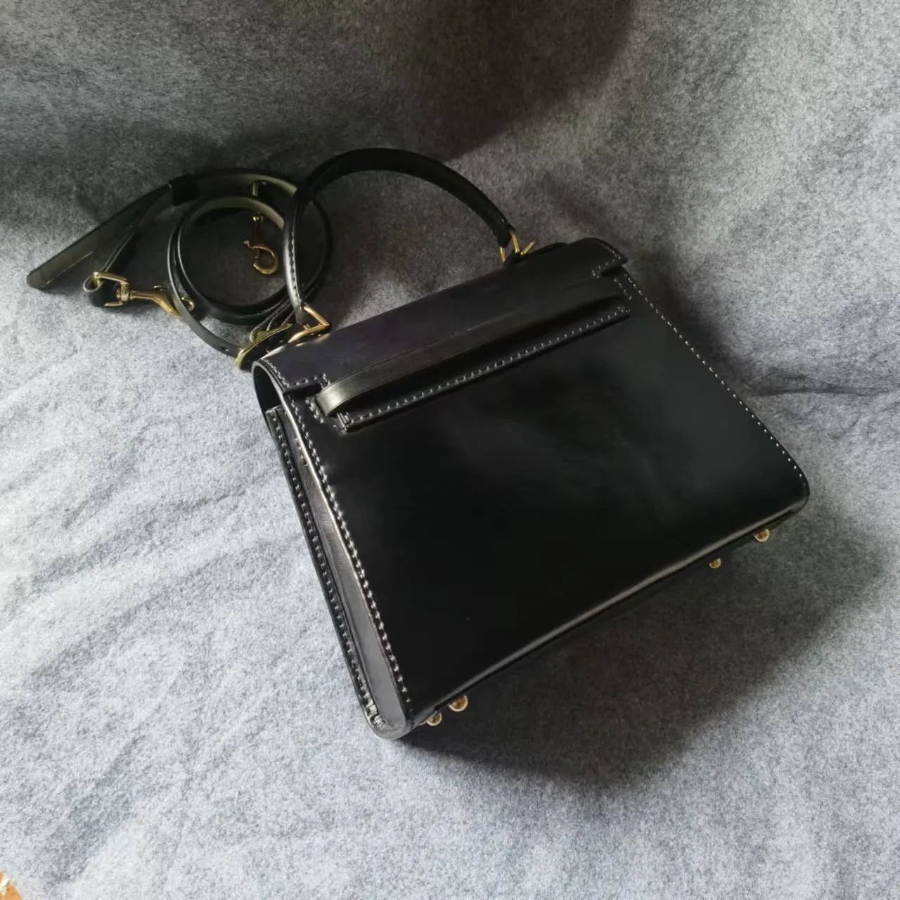 Leatherchild Handmade Hyper-Realistic Carved Leather Pet Bag Kelly 25 (Deposit)Artist: Ms.Tao
