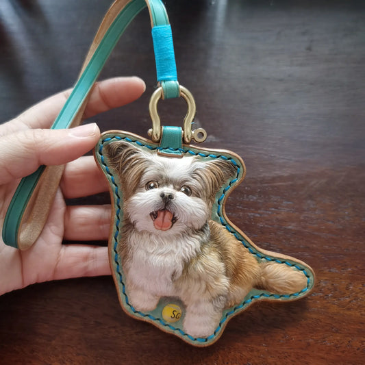 Leatherchild hyper-realistic Custom Pet full Body Portrait Keychains, Bag Tags, Luggage Tags – Handmade Leather Art Keepsake or Gift – (Customization Time: 60-90 Days)Artist: Ms.Tao