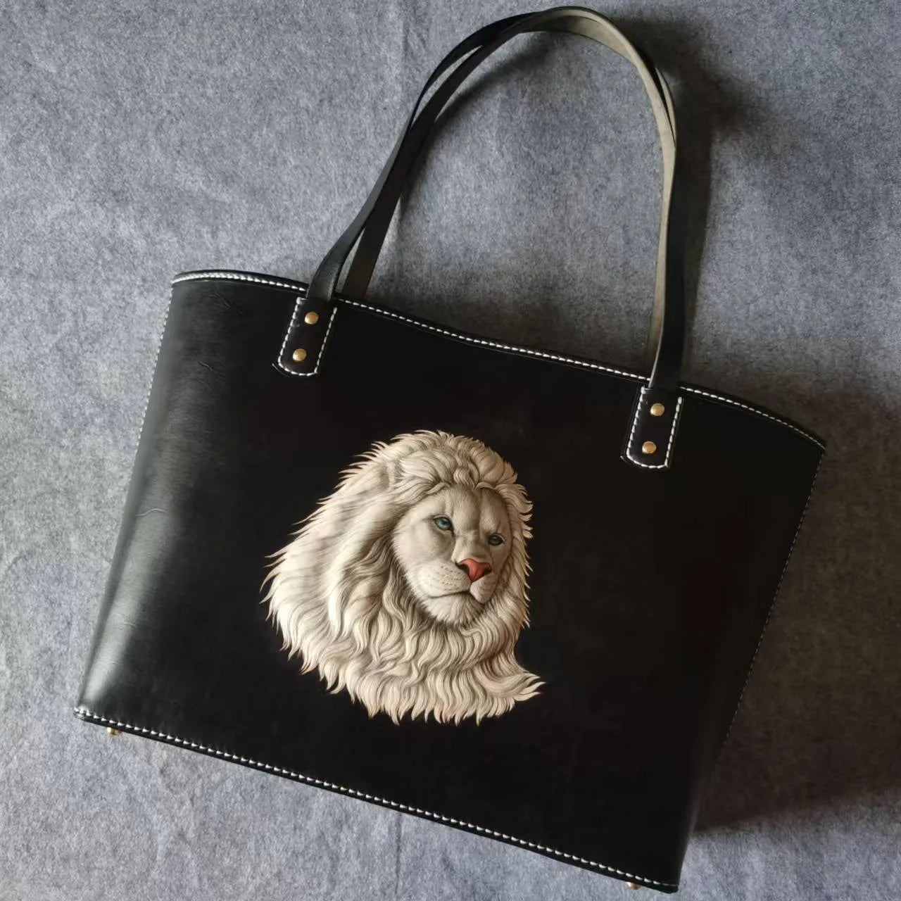 Leatherchild Handmade Hyper-Realistic Carved Leather Pet White Lion Shopping Bag (Deposit)Artist: Ms.Tao