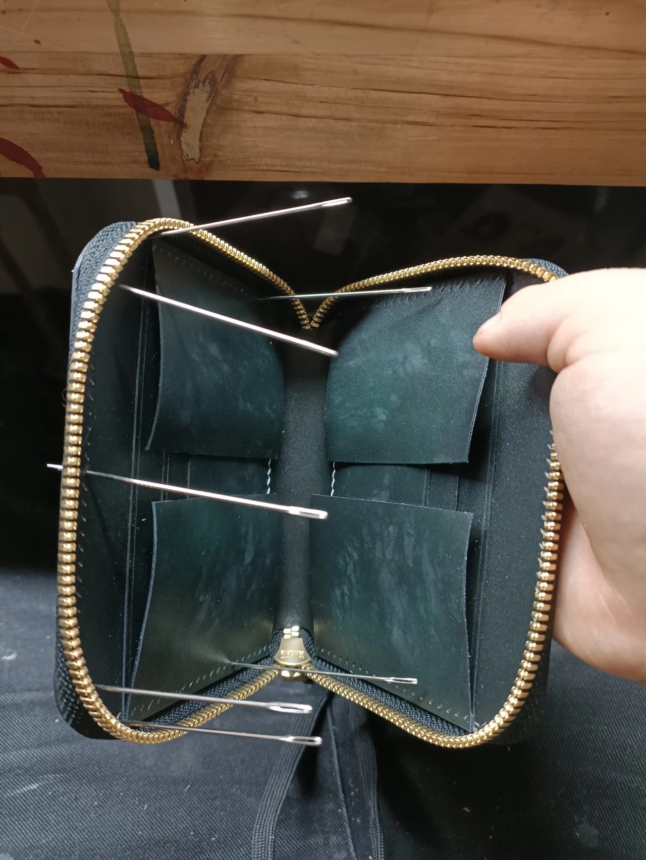 Leather-carved Wallet(Custom-made 28-35 Days)
