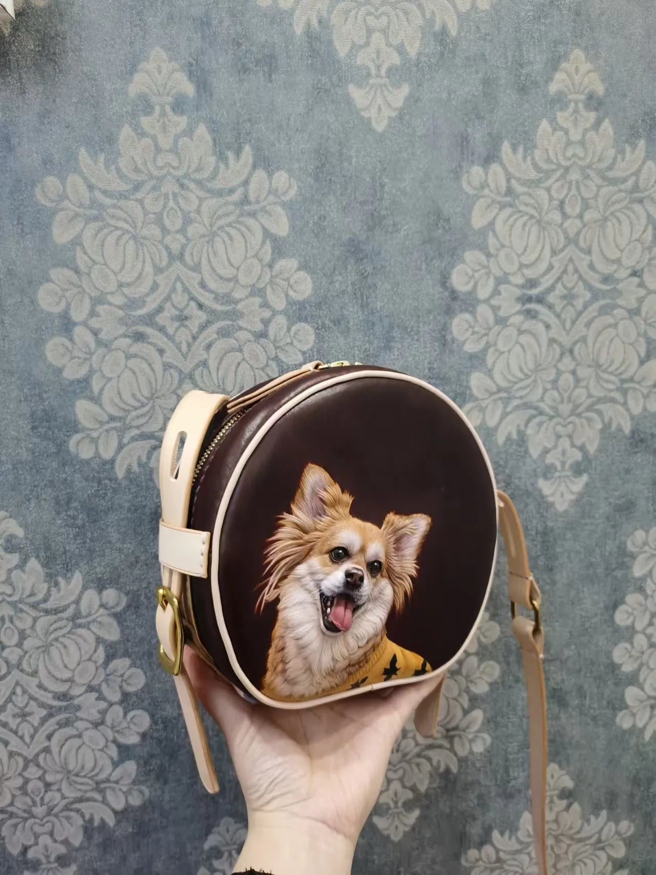 Leatherchild Handmade Hyper-Realistic Carved Leather Pet Round Crossbody Bag (Deposit)Artist: Ms.Tao
