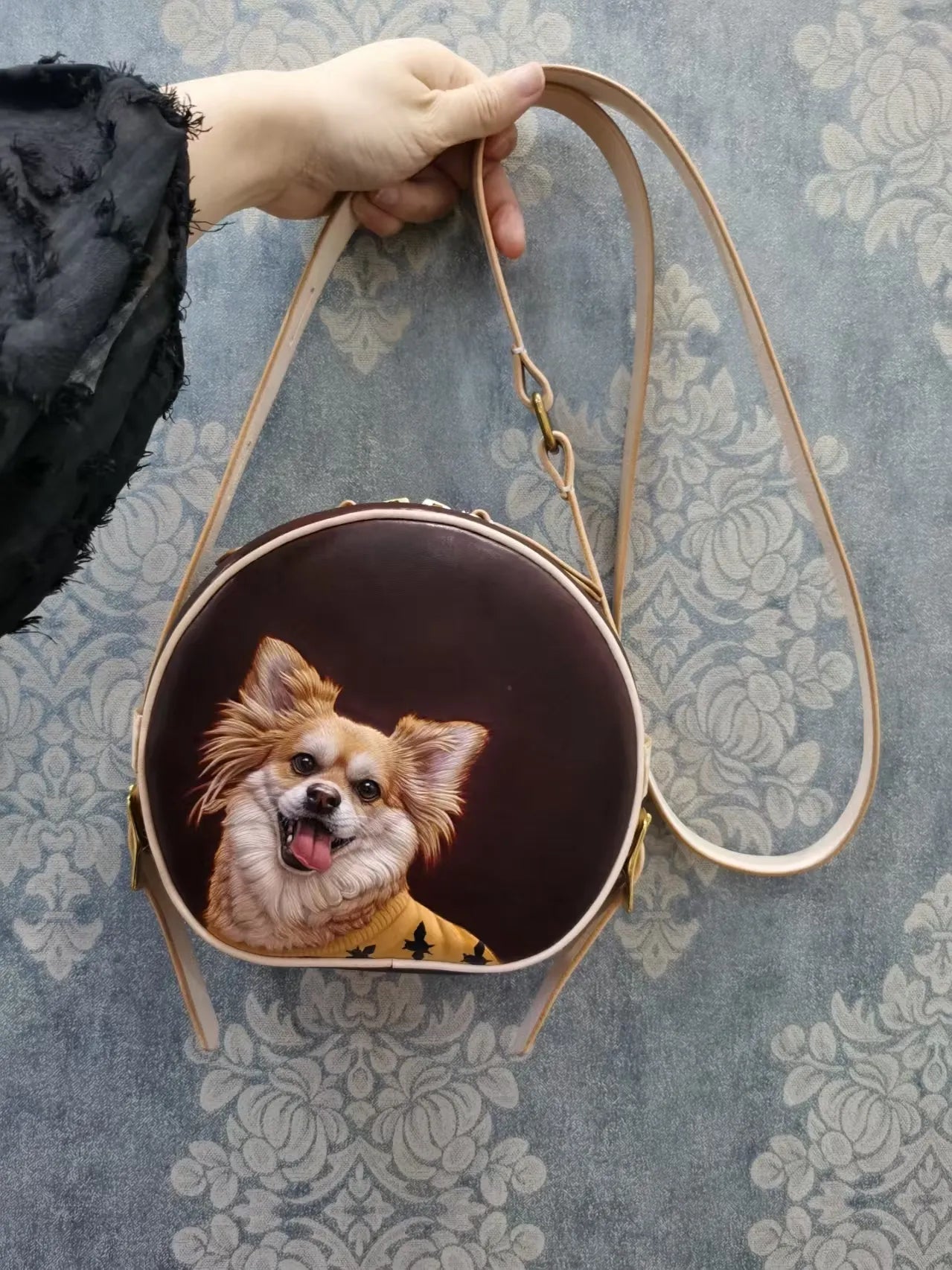 Leatherchild Handmade Hyper-Realistic Carved Leather Pet Round Crossbody Bag (Deposit)Artist: Ms.Tao